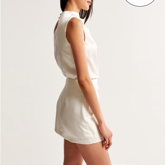 abercrombie and fitch satin draped mini skort in white - Picture 4 of 9